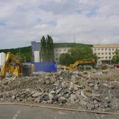 Obrázok SAV_2016-05-19-16h20m52.JPG z galérie - Demolácia objektov SAV a VÚPC Bratislava