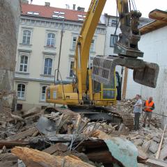 Obrázok KOZIA_2012-06-23-09h09m11.JPG z galérie - Demolácia bytového domu Kozia ul. Bratislava - IKM a.s.