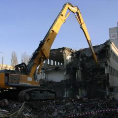 Obrázok SAV_2016-02-06-15h05m04.JPG z galérie Demolácia objektov SAV a VÚPC Bratislava