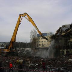 Obrázok SAV_2016-02-08-15h45m32.JPG z galérie - Demolácia objektov SAV a VÚPC Bratislava