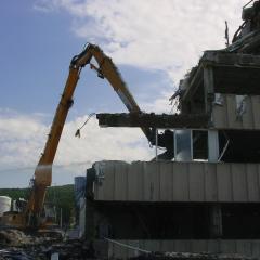 Obrázok SAV_2016-05-07-09h39m49.JPG z galérie - Demolácia objektov SAV a VÚPC Bratislava