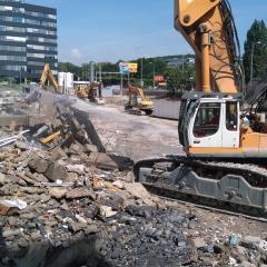 Obrázok SAV_2016-06-04-10h48m04.JPG z galérie Demolácia objektov SAV a VÚPC Bratislava