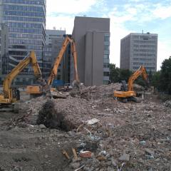 Obrázok SAV_2016-06-05-13h21m54.JPG z galérie Demolácia objektov SAV a VÚPC Bratislava