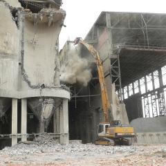 Obrázok SCBB-SPOL_SKLADKA_2005-06-08-10h51m32.JPG z galérie - Demolácia objektov spoločná skládka - SCBB