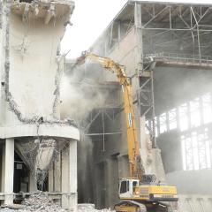 Obrázok SCBB-SPOL_SKLADKA_2005-06-08-10h53m10.JPG z galérie - Demolácia objektov spoločná skládka - SCBB