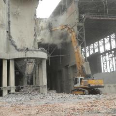 Obrázok SCBB-SPOL_SKLADKA_2005-06-08-10h55m44.JPG z galérie - Demolácia objektov spoločná skládka - SCBB