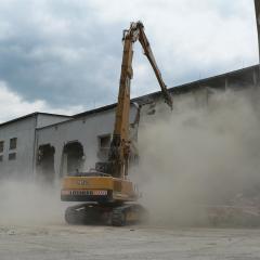 Obrázok SCBB-SPOL_SKLADKA_2005-06-08-11h43m40.JPG z galérie - Demolácia objektov spoločná skládka - SCBB