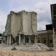 Obrázok SCBB-SPOL_SKLADKA_2005-07-01-13h03m42.JPG z galérie - Demolácia objektov spoločná skládka - SCBB