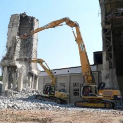 Obrázok SCBB-SPOL_SKLADKA_2005-07-20-10h12m17.JPG z galérie - Demolácia objektov spoločná skládka - SCBB