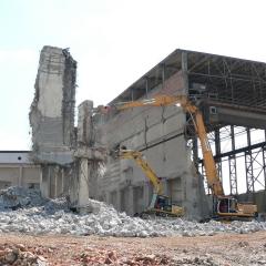 Obrázok SCBB-SPOL_SKLADKA_2005-07-20-10h27m01.JPG z galérie - Demolácia objektov spoločná skládka - SCBB