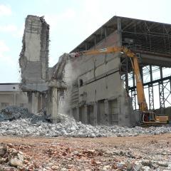 Obrázok SCBB-SPOL_SKLADKA_2005-07-20-10h38m49.JPG z galérie - Demolácia objektov spoločná skládka - SCBB