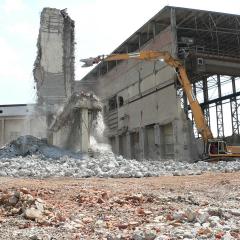 Obrázok SCBB-SPOL_SKLADKA_2005-07-20-10h38m53.JPG z galérie - Demolácia objektov spoločná skládka - SCBB