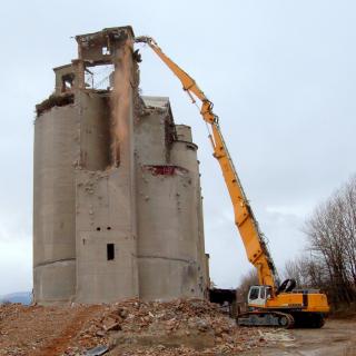 Demolácia skladových síl - SCBB