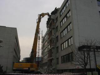 Demolácia schodiska - SPP Bratislava