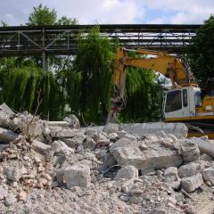 Obrázok MESSER_2006-06-07-16h09m50.JPG z galérie - Demolácia objektov Messer Tatragas - Slovnaft a.s. Bratislava