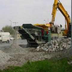 Obrázok R1_2007-03-28-16h07m07.JPG z galérie - Demolácia a recyklácia vybúraných hmôt - R1 Rožňavská ul. Bratislava