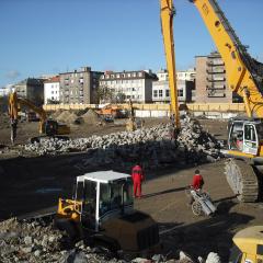 Obrázok KUPELE-CENTRAL_2008-05-06-10h26m22.jpg z galérie - Demolácia objektov Kúpele Centrál Bratislava