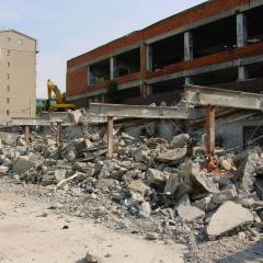 Obrázok KUPELE-CENTRAL_2008-07-31-15h58m56.JPG z galérie - Demolácia objektov Kúpele Centrál Bratislava