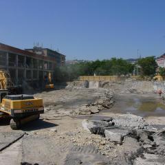 Obrázok KUPELE-CENTRAL_2008-08-07-13h12m08.JPG z galérie - Demolácia objektov Kúpele Centrál Bratislava