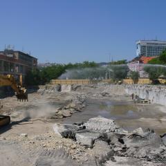 Obrázok KUPELE-CENTRAL_2008-08-07-13h12m20.JPG z galérie - Demolácia objektov Kúpele Centrál Bratislava