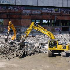 Obrázok KUPELE-CENTRAL_2008-08-19-10h29m30.JPG z galérie - Demolácia objektov Kúpele Centrál Bratislava