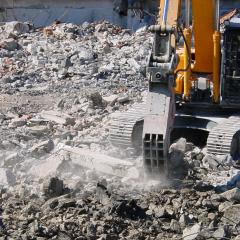 Obrázok KUPELE-CENTRAL_2008-08-19-10h31m11.JPG z galérie - Demolácia objektov Kúpele Centrál Bratislava