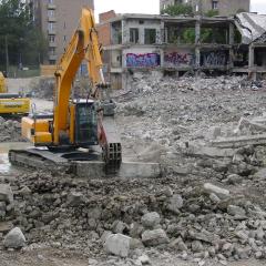 Obrázok KUPELE-CENTRAL_2008-08-20-10h52m11.JPG z galérie - Demolácia objektov Kúpele Centrál Bratislava