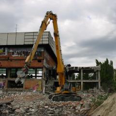 Obrázok KUPELE-CENTRAL_2008-08-20-10h52m23.JPG z galérie - Demolácia objektov Kúpele Centrál Bratislava