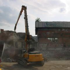 Obrázok KUPELE-CENTRAL_2008-08-22-16h30m04.JPG z galérie - Demolácia objektov Kúpele Centrál Bratislava