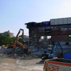 Obrázok KUPELE-CENTRAL_2008-08-27-15h55m03.JPG z galérie - Demolácia objektov Kúpele Centrál Bratislava