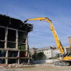 Obrázok KUPELE-CENTRAL_2008-09-06-09h11m35.JPG z galérie - Demolácia objektov Kúpele Centrál Bratislava
