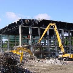 Obrázok KUPELE-CENTRAL_2008-09-08-11h10m09.JPG z galérie - Demolácia objektov Kúpele Centrál Bratislava
