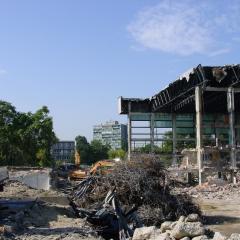 Obrázok KUPELE-CENTRAL_2008-09-10-10h07m52.JPG z galérie - Demolácia objektov Kúpele Centrál Bratislava