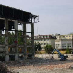 Obrázok KUPELE-CENTRAL_2008-09-12-13h06m36.JPG z galérie - Demolácia objektov Kúpele Centrál Bratislava