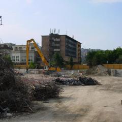 Obrázok KUPELE-CENTRAL_2008-09-12-15h45m08.JPG z galérie - Demolácia objektov Kúpele Centrál Bratislava