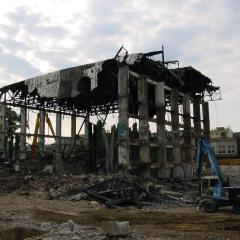 Obrázok KUPELE-CENTRAL_2008-09-12-16h20m59.JPG z galérie - Demolácia objektov Kúpele Centrál Bratislava