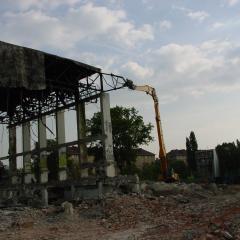 Obrázok KUPELE-CENTRAL_2008-09-12-16h25m12.JPG z galérie - Demolácia objektov Kúpele Centrál Bratislava