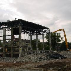 Obrázok KUPELE-CENTRAL_2008-09-17-12h52m33.JPG z galérie - Demolácia objektov Kúpele Centrál Bratislava
