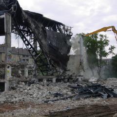 Obrázok KUPELE-CENTRAL_2008-09-17-12h55m30.JPG z galérie - Demolácia objektov Kúpele Centrál Bratislava