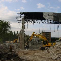 Obrázok KUPELE-CENTRAL_2008-09-18-16h15m24.JPG z galérie - Demolácia objektov Kúpele Centrál Bratislava