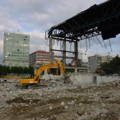 Obrázok KUPELE-CENTRAL_2008-09-18-16h16m48.JPG z galérie - Demolácia objektov Kúpele Centrál Bratislava