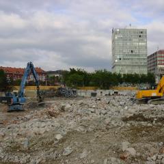 Obrázok KUPELE-CENTRAL_2008-09-18-16h16m55.JPG z galérie - Demolácia objektov Kúpele Centrál Bratislava
