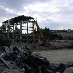 Obrázok KUPELE-CENTRAL_2008-09-18-16h23m27.JPG z galérie - Demolácia objektov Kúpele Centrál Bratislava