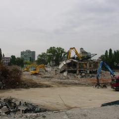 Obrázok KUPELE-CENTRAL_2008-09-19-11h23m21.JPG z galérie - Demolácia objektov Kúpele Centrál Bratislava
