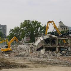 Obrázok KUPELE-CENTRAL_2008-09-19-11h23m32.JPG z galérie - Demolácia objektov Kúpele Centrál Bratislava