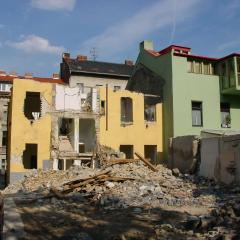 Obrázok KOOPERATIVA-BA_2004-05-26-17h15m08.JPG z galérie - Demolácia objektu Kooperativa - Bratislava