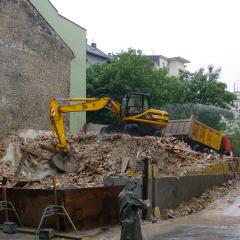 Obrázok KOOPERATIVA-BA_2004-05-28-14h04m14.JPG z galérie - Demolácia objektu Kooperativa - Bratislava