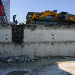 Obrázok GARAZE-PANORAMA1_2007-08-01-09h24m59.JPG z galérie - Demolácia podzemných garáží - Panorama City 1