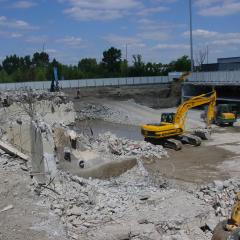 Obrázok GARAZE-PANORAMA1_2007-08-01-13h41m53.JPG z galérie - Demolácia podzemných garáží - Panorama City 1