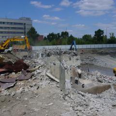 Obrázok GARAZE-PANORAMA1_2007-08-01-13h42m00.JPG z galérie - Demolácia podzemných garáží - Panorama City 1